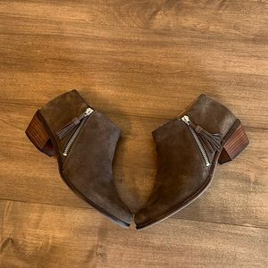 Vionic Joy Serena in Greige.